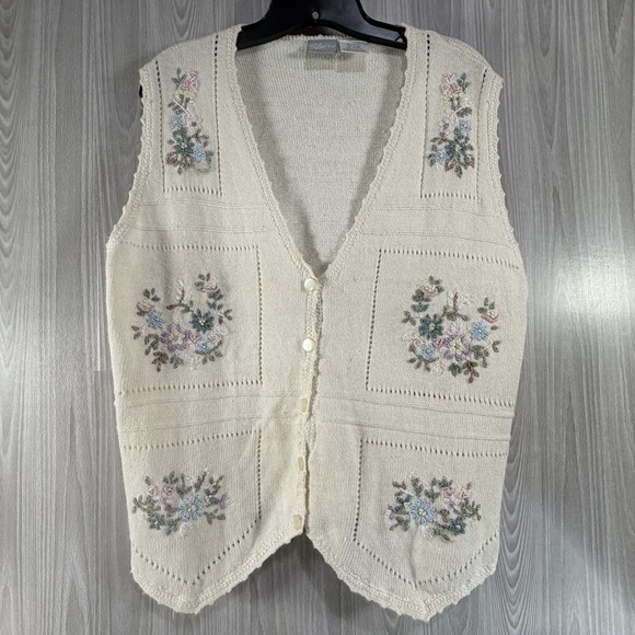 Blair Sweaters - Blair Vintage Crochet Cream Sweater Vest Floral Embroidered Sz L Boho Grandma